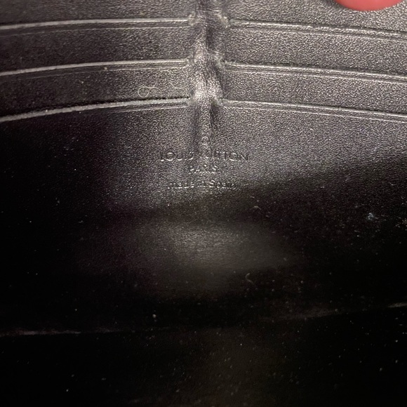 Authentic Louis Vuitton Zuhali Zippy Wallet - Picture 10 of 10